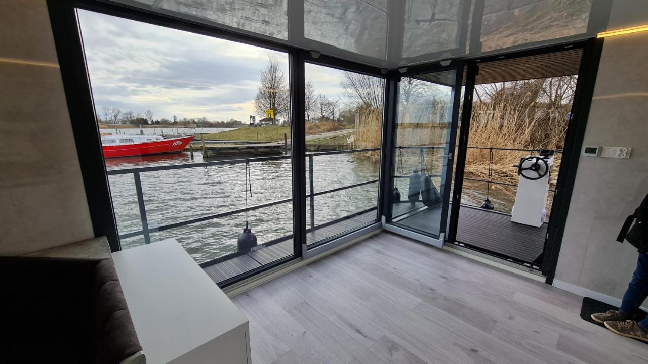 Hausboote Unteres Odertal Hausboot Kranich 호텔 슈베트 외부 사진