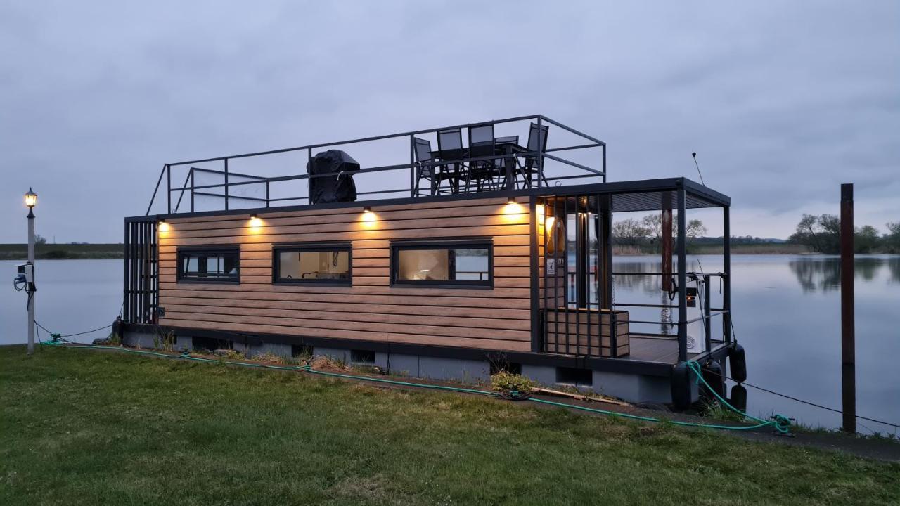 Hausboote Unteres Odertal Hausboot Kranich 호텔 슈베트 외부 사진