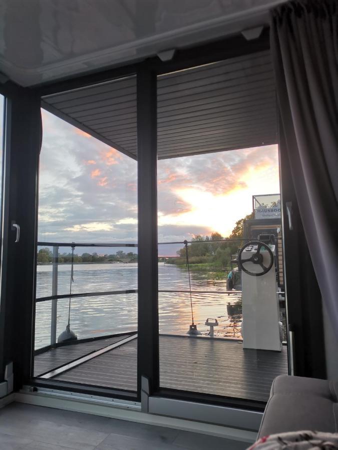 Hausboote Unteres Odertal Hausboot Kranich 호텔 슈베트 외부 사진